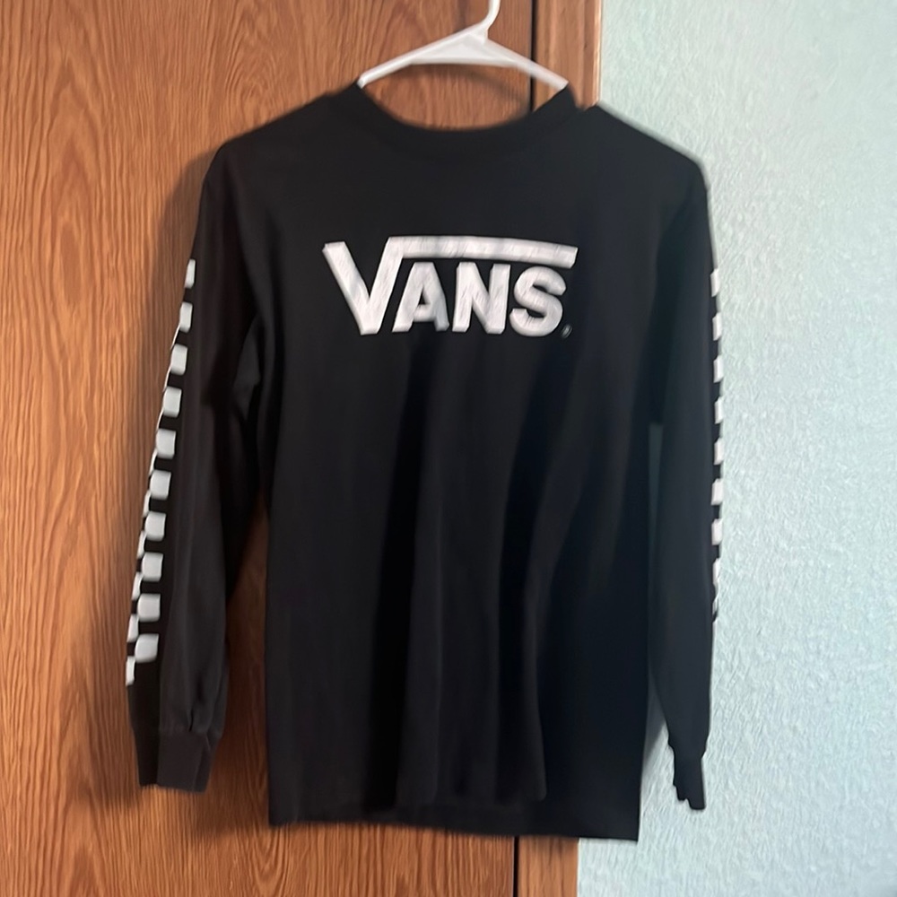 vans black top. white checkered sleeves, VANS logo in front